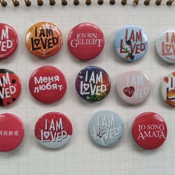 COPY - Metal Pin Helzberg Diamonds I AM LOVED in different languages - Picture 6 of 6